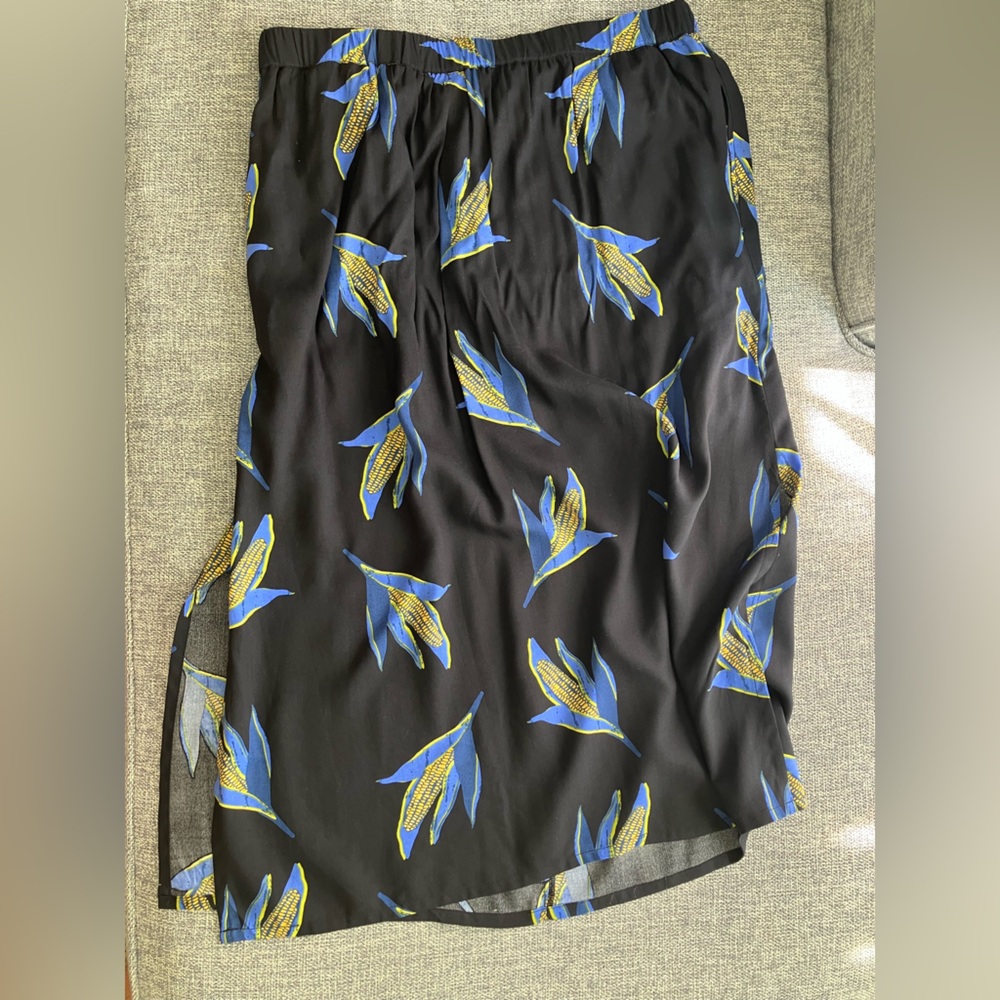 Floral Black and Blue Women's Corn Skirt